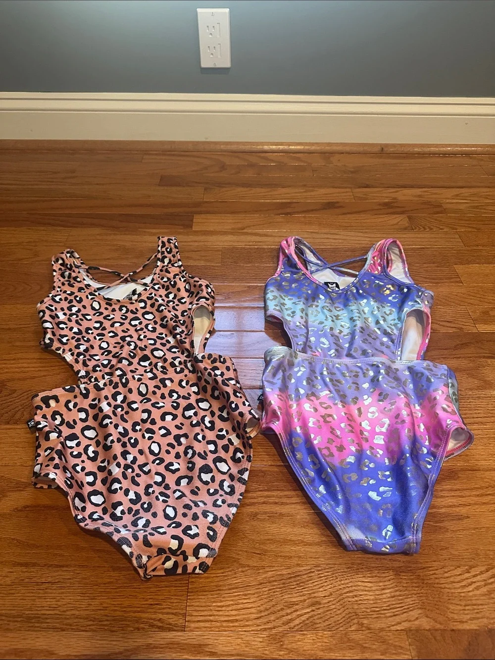 Girls' Leopard Print One-Piece Swimsuit - Pink and Iridescent